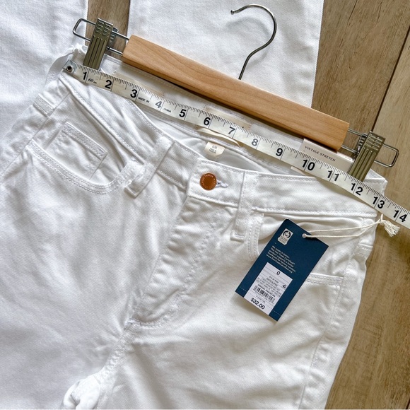 NWT Universal Thread White Vintage Ankle Jeans - Picture 3 of 9